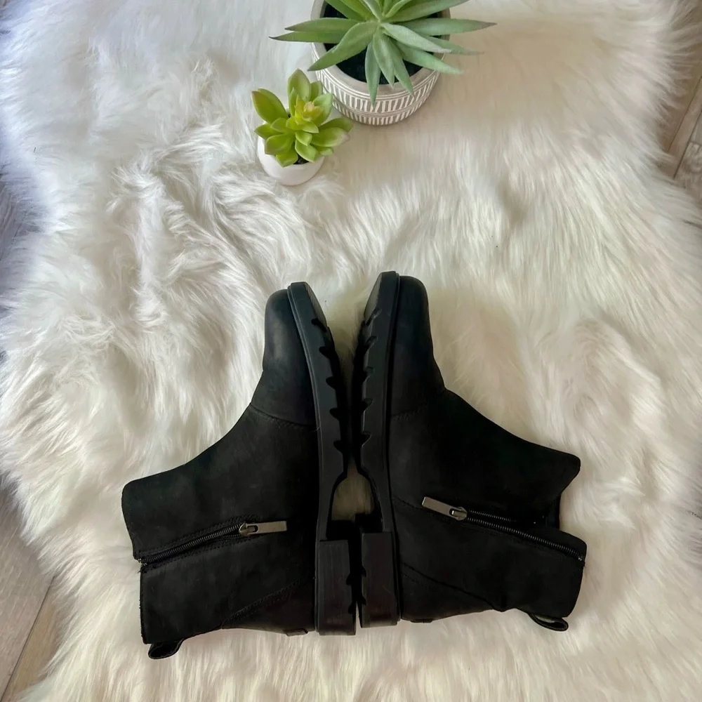 SOREL | Waterproof, Zip Leather Chelsea Boots - Picture 5 of 11